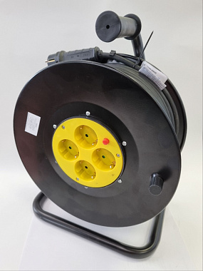 Удлинитель 4*30 м с з/к с з/шт на метал. катушке и метал. стойке с авт. отключения КГ 3х1,5 Меркурий