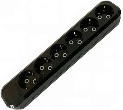 Корпус удлинителя 6 гнезд с/з Makel черный