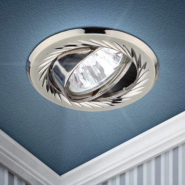 Светильник точечный MR16 12V/220V 50W литой поворотный с гравировкой перламутровое серебро ЭРА C0043676